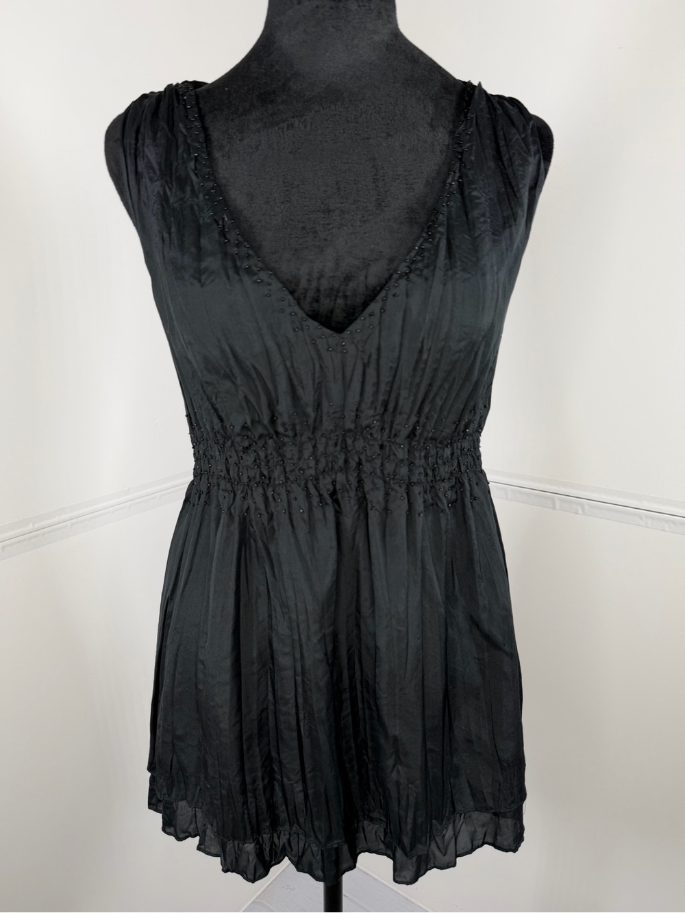 Express Design Studio Black Beaded Crinkle Sleeveless Tunic Top Size Medium